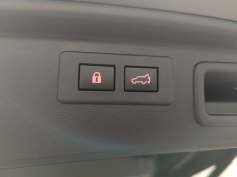 Used 2023 Subaru Forester Limited image 9