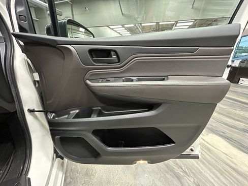 Used 2018 Honda Odyssey Touring image 41