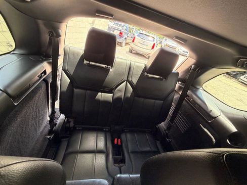 Used 2019 Land Rover Discovery HSE AWD/4WD image 30