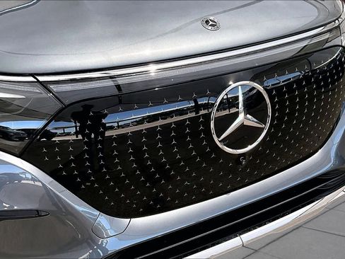 Used 2023 Mercedes-Benz EQS 450+ SUV image 29