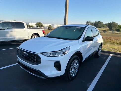 Certified 2025 Ford Escape Active w/ Tech Pack #1 FWD image 11