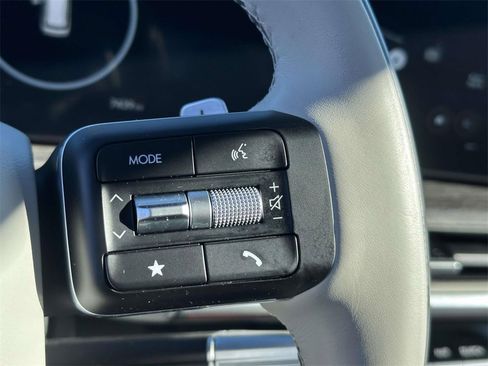 Used 2025 Hyundai Santa Fe Calligraphy image 27