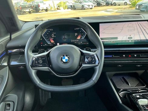 Used 2024 BMW 530i image 5