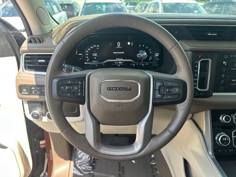 Used 2022 GMC Yukon Denali RWD image 20