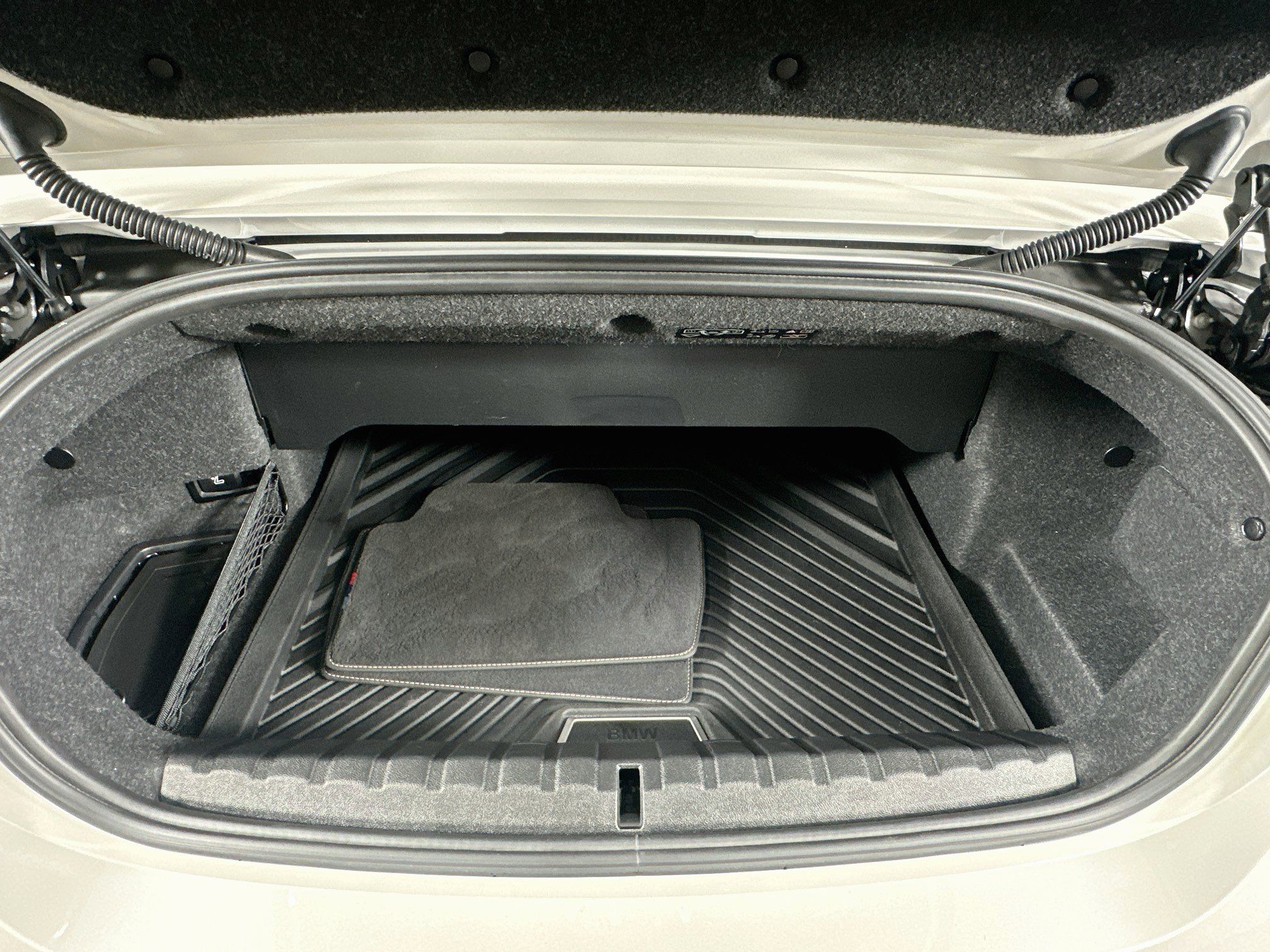 Used 2025 BMW M440i Convertible RWD image 30