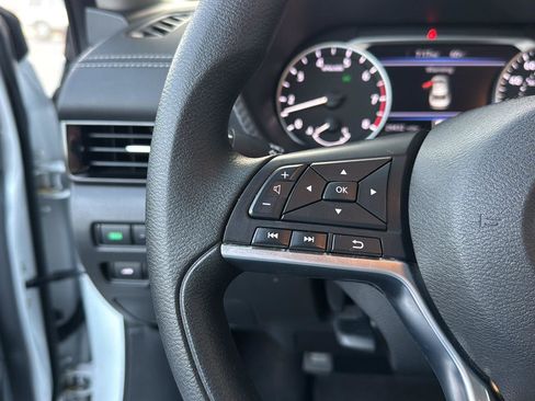 Used 2025 Nissan Sentra SV image 18