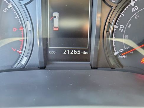 Used 2024 Toyota 4Runner SR5 Premium w/ Moonroof Package AWD/4WD image 17
