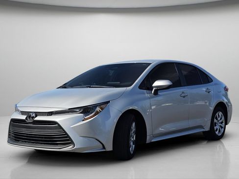 Used 2026 Toyota Corolla LE FWD image 18