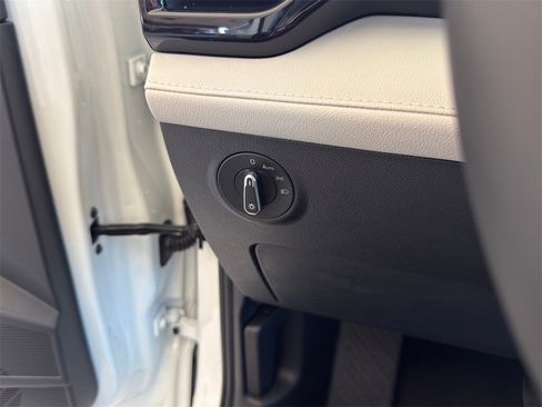 New 2026 Volkswagen Taos S image 16