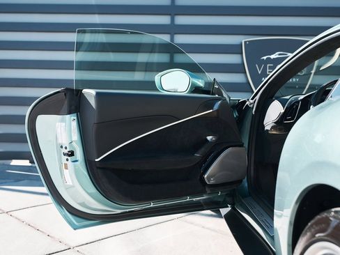 Used 2022 Ferrari Roma image 29