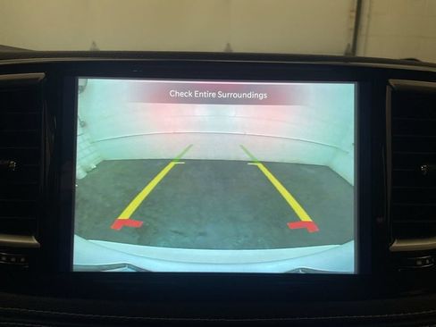 Used 2021 Chrysler Pacifica Limited AWD/4WD image 9