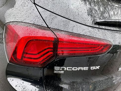 Used 2024 Buick Encore GX Sport Touring image 33
