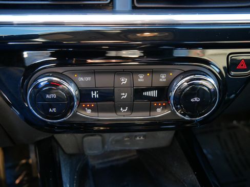 Used 2024 Chevrolet Trax RS w/ Sunroof Package image 23