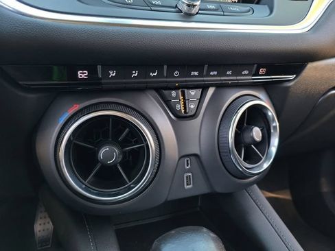 Used 2020 Chevrolet Blazer LT FWD image 25