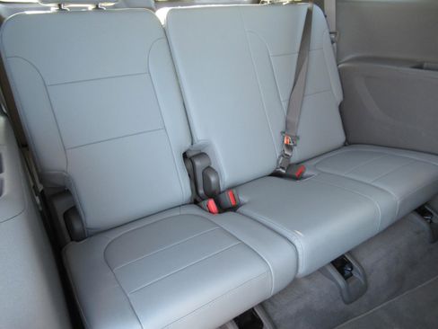 Used 2019 Chevrolet Traverse Premier w/ Driver Confidence II Package FWD image 37