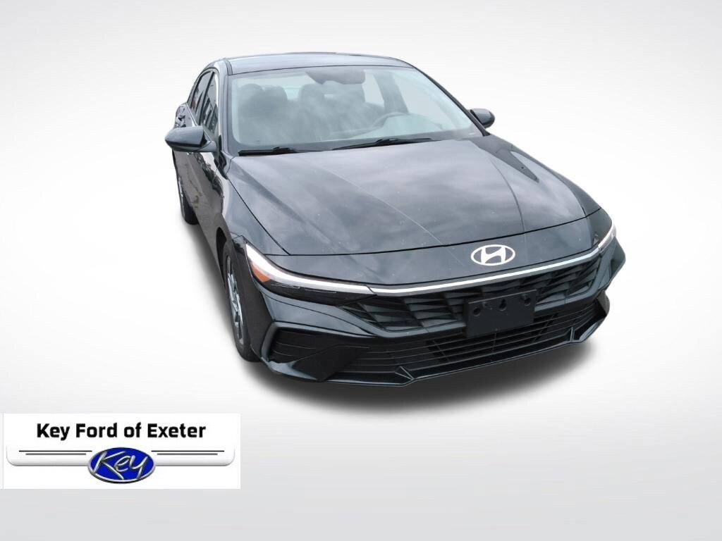 Used 2024 Hyundai Elantra SEL FWD image 2
