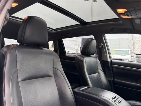 Used 2018 Toyota Highlander Limited image 21