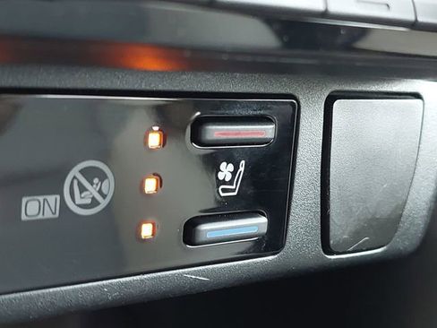 Used 2019 Toyota RAV4 Limited w/ Limited Grade Weather Package image 16