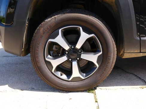 Used 2019 Jeep Renegade Trailhawk AWD/4WD image 17