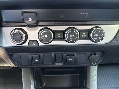 Used 2023 Toyota Tacoma SR w/ SR Convenience Package AWD/4WD image 19