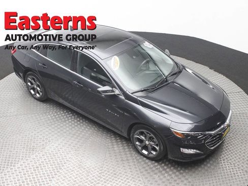 Used 2023 Chevrolet Malibu LT image 3