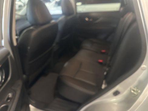 Used 2019 Nissan Rogue SL w/ Premium Package FWD image 18