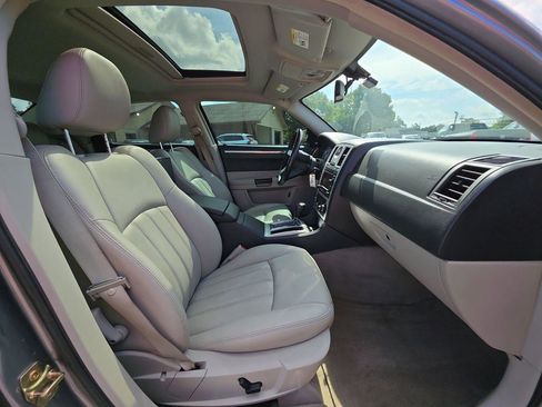 Used 2006 Chrysler 300 C w/ Navigation & Sound Group II image 8