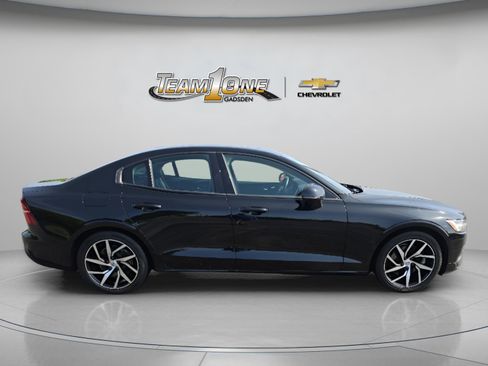 Used 2020 Volvo S60 T5 Momentum FWD image 9