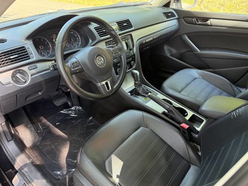 Used 2015 Volkswagen Passat 1.8T SE FWD image 11