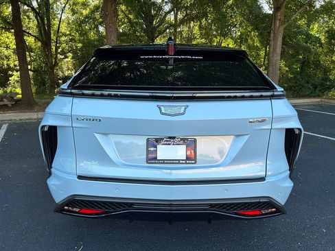Used 2026 Cadillac Lyriq V w/ Exterior Carbon Fiber Package AWD/4WD image 21