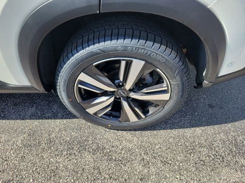 Used 2023 Nissan Rogue Platinum w/ Platinum Premium Package image 6