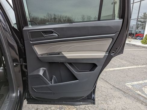 Used 2023 Volkswagen Atlas SE w/ Panoramic Sunroof Package AWD/4WD image 36