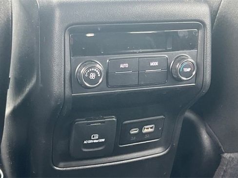 Used 2021 GMC Acadia SLE w/ Driver Convenience Package image 15