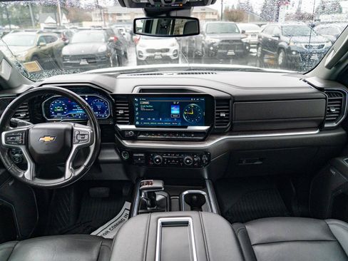 Used 2022 Chevrolet Silverado 1500 LTZ AWD/4WD image 23