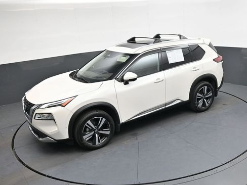 Used 2022 Nissan Rogue Platinum w/ Head-Up Display Package image 35