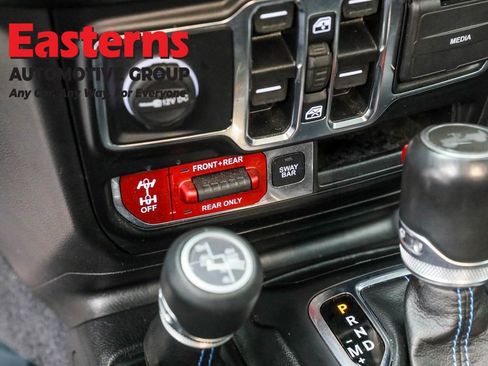 Used 2022 Jeep Wrangler Unlimited Rubicon 4xe w/ Cold Weather Group AWD/4WD image 22