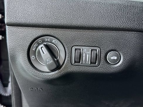 Used 2021 Chrysler 300 Touring L RWD image 15