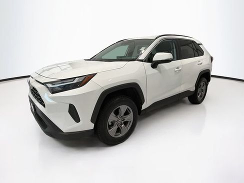 Certified 2022 Toyota RAV4 XLE w/ XLE Grade Weather Package AWD/4WD image 3