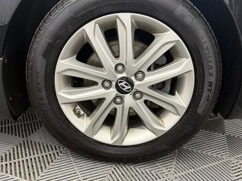 Used 2015 Hyundai Elantra SE w/ Option Group 03 FWD image 27