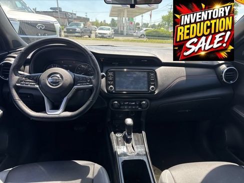 Used 2021 Nissan Kicks SR w/ SR Premium Package FWD image 8