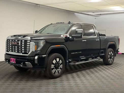 Used 2024 GMC Sierra 2500 Denali w/ Denali Reserve Package AWD/4WD image 1