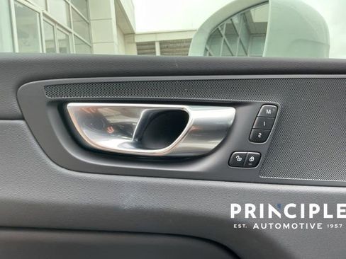 Certified 2023 Volvo XC60 B5 Core FWD image 24