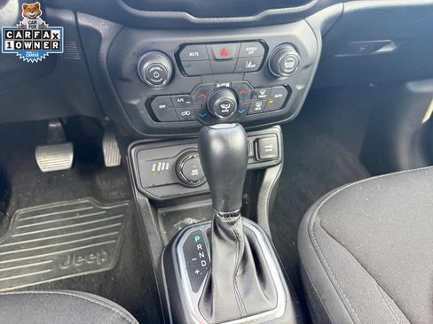 Used 2023 Jeep Renegade Latitude AWD/4WD image 13