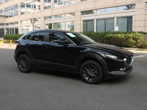 Used 2021 MAZDA CX-30 FWD 2.5 S image 2