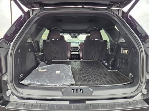 Used 2025 Ford Explorer Platinum w/ Ultimate Package image 7