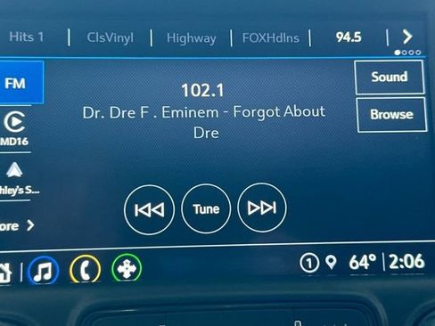 Used 2024 GMC Terrain SLT image 21