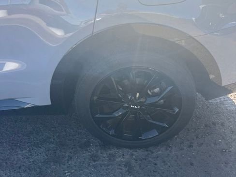 Certified 2023 Kia Sorento SX FWD image 7