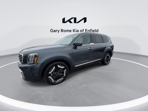 Certified 2023 Kia Telluride S image 4