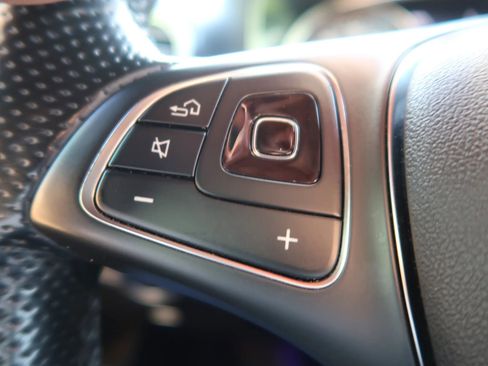 Used 2017 Mercedes-Benz E 300 image 38