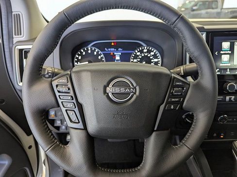 Used 2025 Nissan Frontier SV w/ SV Convenience Package image 23
